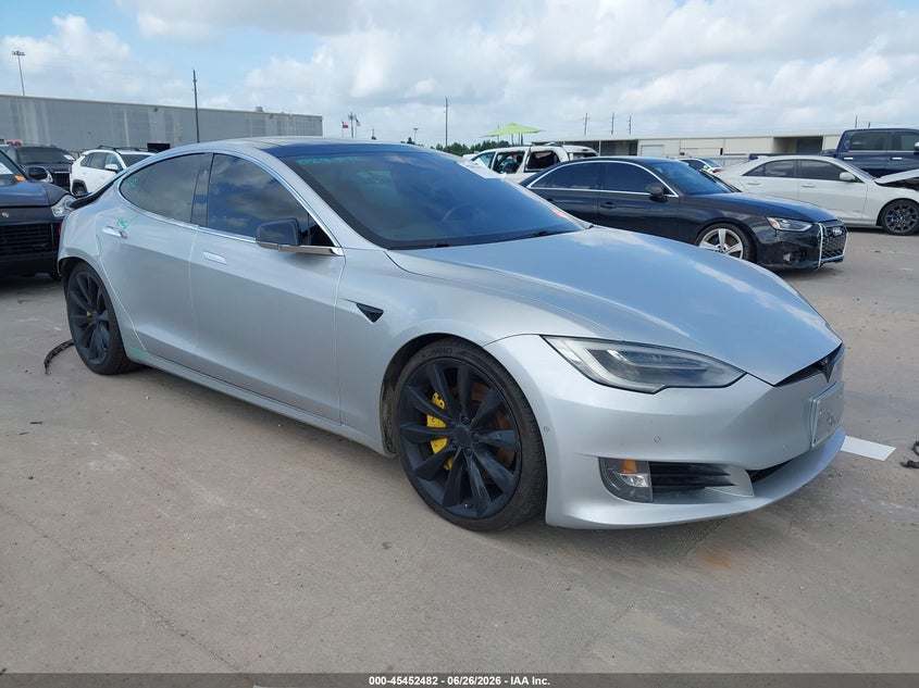 2017 Tesla Model s VIN 5YJSA1E20HF224680 — IAAI salvage auction photo
