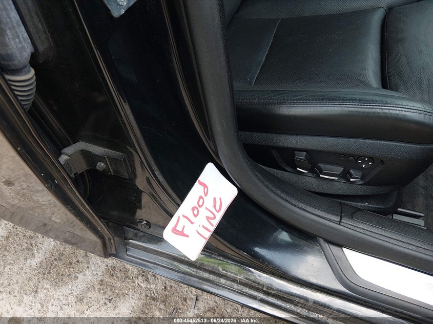 2010 BMW 7 series VIN WBAKB8C59ACY63398 IAAI salvage auction — WATER/FLOOD, Salvage (Texas), sold $800 on 2026-07-28 (photo 6)