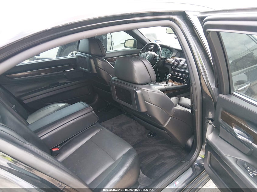 2010 BMW 7 series VIN WBAKB8C59ACY63398 IAAI salvage auction — WATER/FLOOD, Salvage (Texas), sold $800 on 2026-07-28 (photo 8)