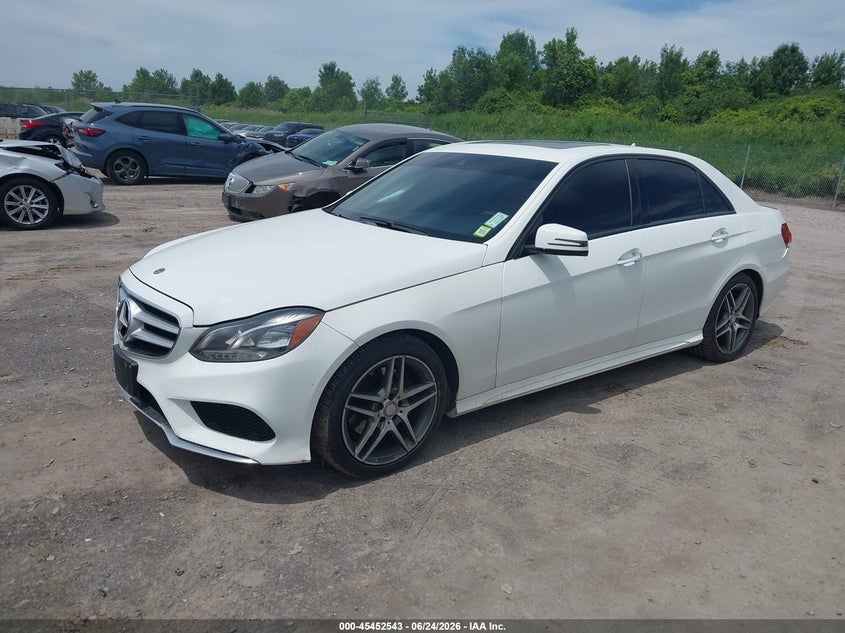 2015 Mercedes-benz E-klasse VIN WDDHF8JB2FB165373 IAAI salvage auction — RIGHT REAR, Mv-907A (New York), sold $2,300 on 2026-07-30 (photo 2)