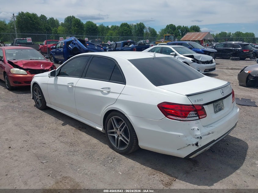 2015 Mercedes-benz E-klasse VIN WDDHF8JB2FB165373 IAAI salvage auction — RIGHT REAR, Mv-907A (New York), sold $2,300 on 2026-07-30 (photo 3)