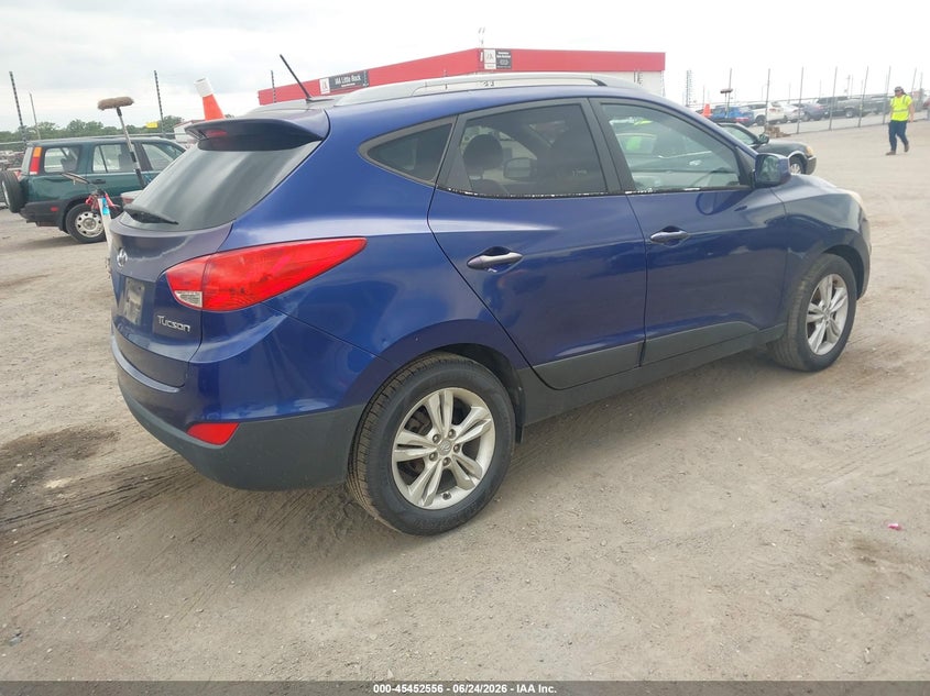 2011 Hyundai Tucson VIN KM8JU3AC5BU122427 IAAI salvage auction — NORMAL WEAR, Clear (Arkansas), sold $725 on 2026-07-22 (photo 4)