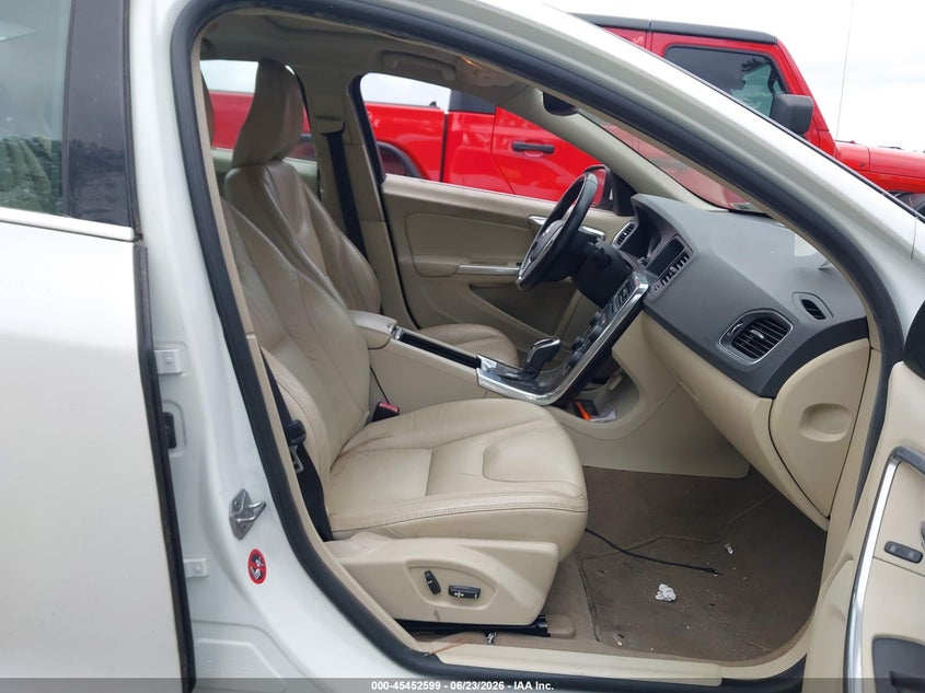 2014 Volvo S60 VIN YV1612FS5E2274814 IAAI salvage auction — FRONT END, Salvage Title, sold $700 on 2026-08-04 (photo 5)