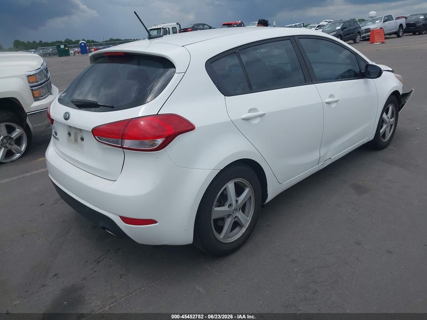 2017 Kia Forte VIN KNAFK5A88H5718221 IAAI salvage auction — FRONT END, Salvage Title, sold $650 on 2026-07-29 (photo 4)