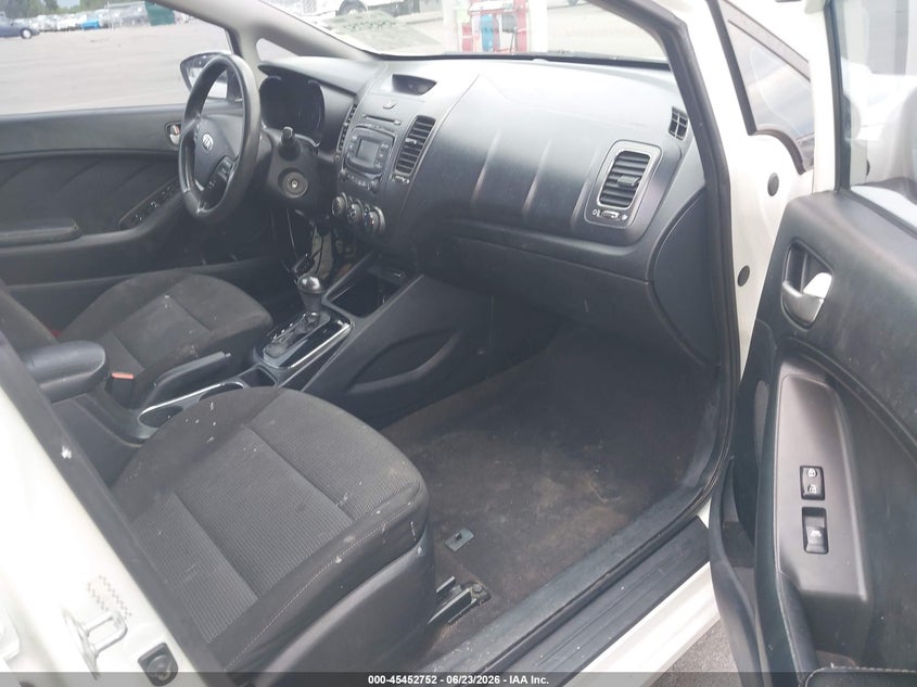 2017 Kia Forte VIN KNAFK5A88H5718221 IAAI salvage auction — FRONT END, Salvage Title, sold $650 on 2026-07-29 (photo 5)