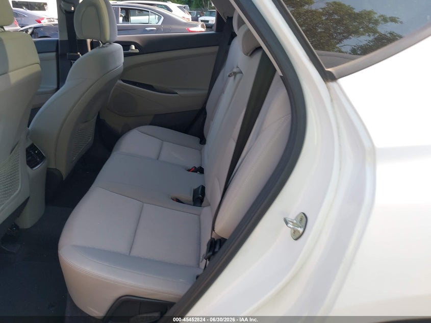 2017 Hyundai Tucson VIN KM8J3CA2XHU568074 IAAI salvage auction — FRONT END, Mv-907A (New York), sold $5,125 on 2026-07-07 (photo 8)