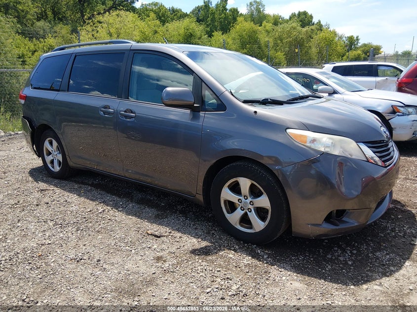 2011 Toyota Sienna VIN 5TDKK3DC6BS116957 IAAI salvage auction — NORMAL WEAR, Clear (Illinois), sold $1,825 on 2026-07-08 (photo 1)