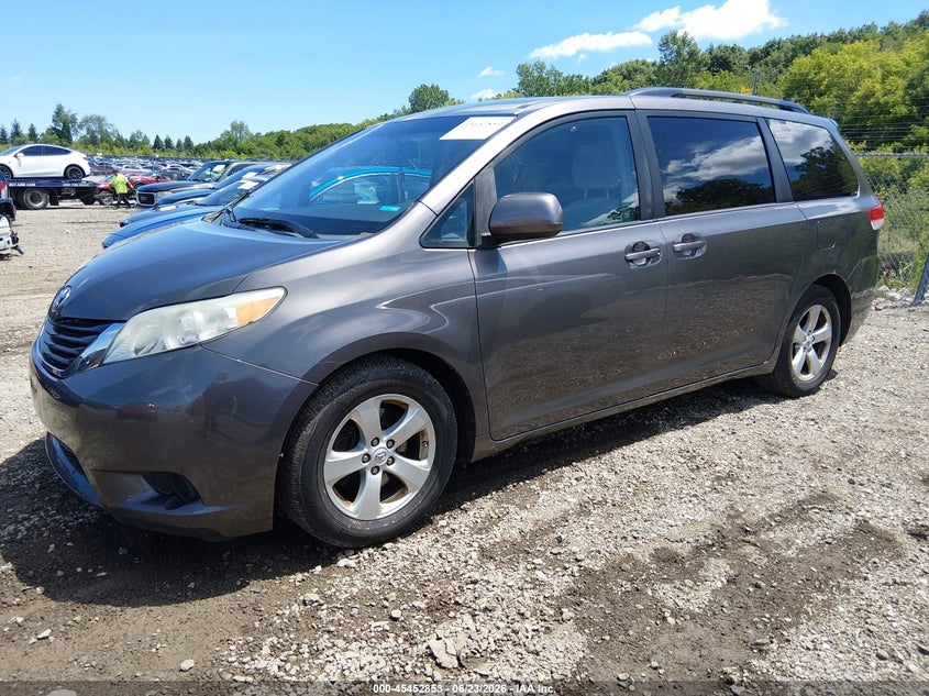 2011 Toyota Sienna VIN 5TDKK3DC6BS116957 IAAI salvage auction — NORMAL WEAR, Clear (Illinois), sold $1,825 on 2026-07-08 (photo 2)