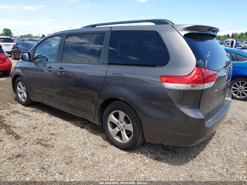 2011 Toyota Sienna VIN 5TDKK3DC6BS116957 IAAI salvage auction — NORMAL WEAR, Clear (Illinois), sold $1,825 on 2026-07-08 (photo 3)