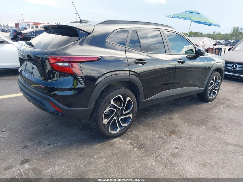 2025 Chevrolet Trax VIN KL77LJEP6SC279809 IAAI salvage auction — SIDE, Rebuildable (Florida), sold $6,700 on 2026-07-30 (photo 4)