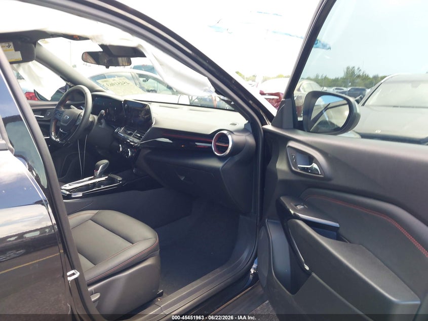 2025 Chevrolet Trax VIN KL77LJEP6SC279809 IAAI salvage auction — SIDE, Rebuildable (Florida), sold $6,700 on 2026-07-30 (photo 5)