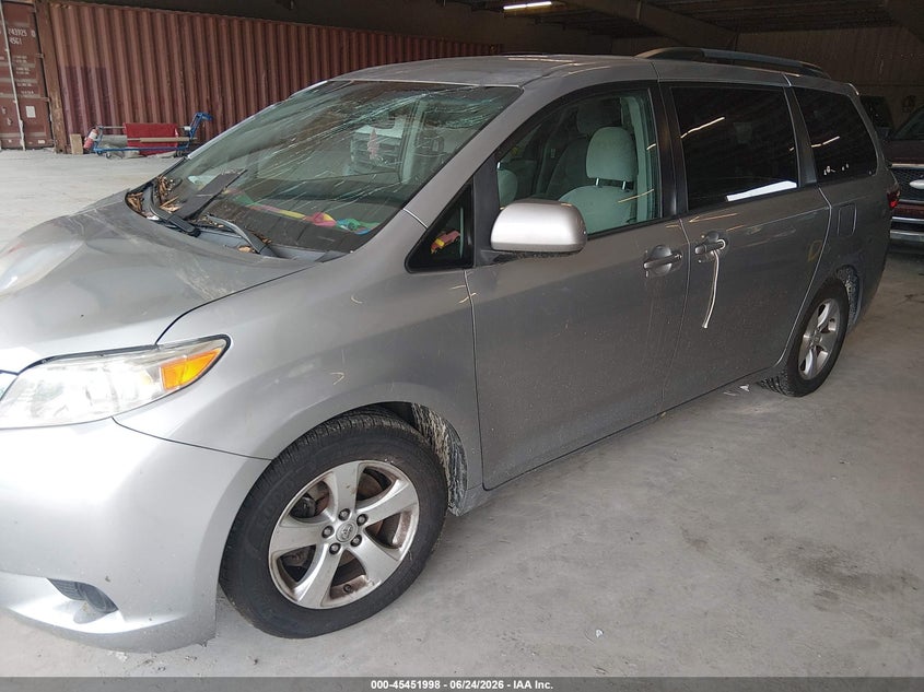 2016 Toyota Sienna VIN 5TDKK3DC1GS738096 IAAI salvage auction — FRONT END, Clear (Tennessee), sold $3,400 on 2026-08-01 (photo 2)