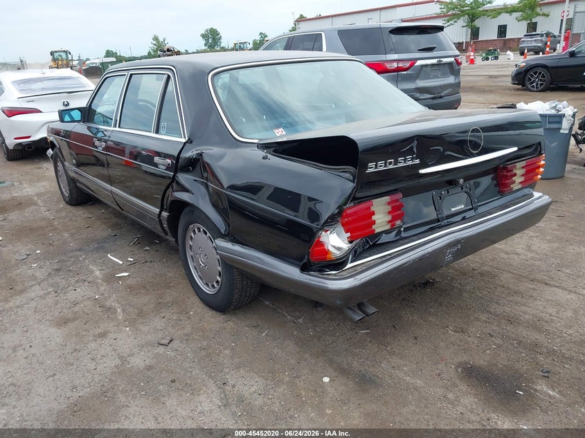 1991 Mercedes-benz VIN WDBCA39E8MA574466 IAAI salvage auction — REAR END, Clear (Michigan), sold $4,250 on 2026-07-18 (photo 3)