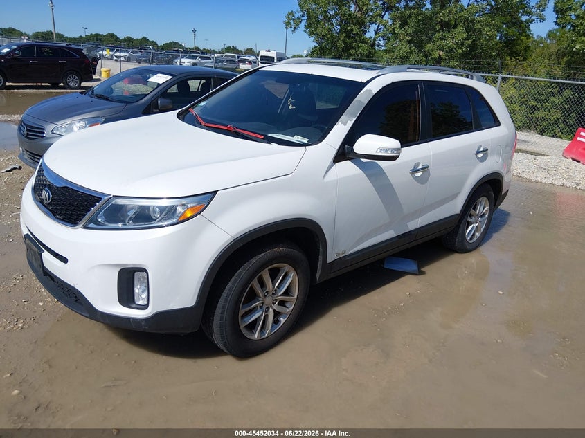 2015 Kia Sorento VIN 5XYKTCA63FG564071 IAAI salvage auction — NORMAL WEAR, Clear (Illinois), sold $1,025 on 2026-07-21 (photo 2)