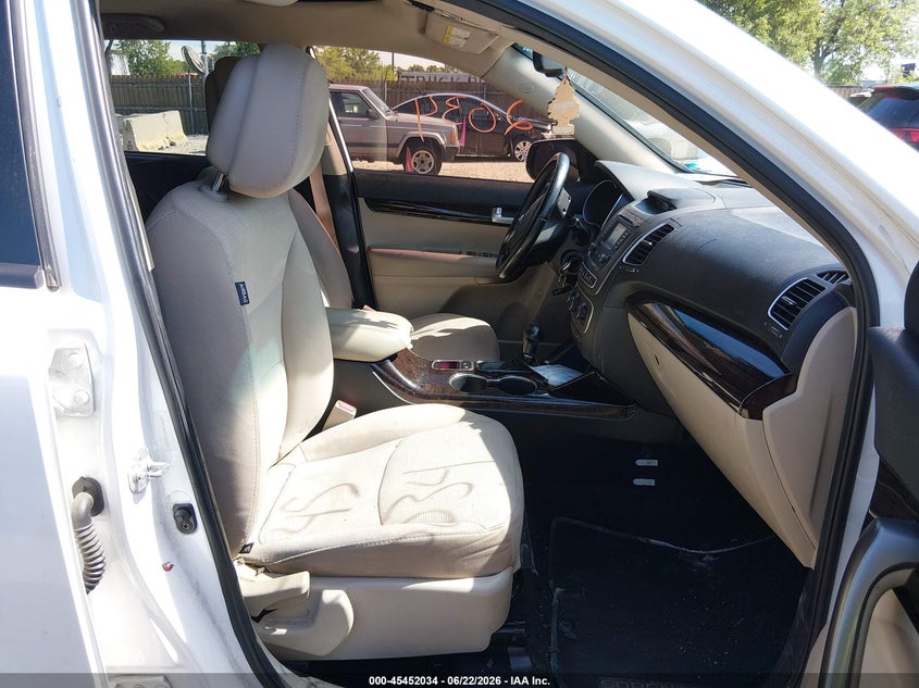 2015 Kia Sorento VIN 5XYKTCA63FG564071 IAAI salvage auction — NORMAL WEAR, Clear (Illinois), sold $1,025 on 2026-07-21 (photo 5)