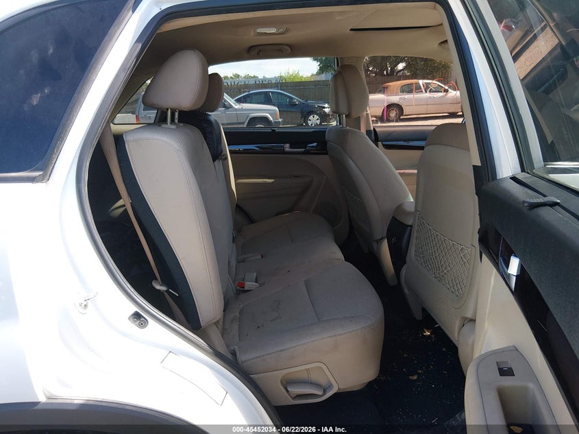 2015 Kia Sorento VIN 5XYKTCA63FG564071 IAAI salvage auction — NORMAL WEAR, Clear (Illinois), sold $1,025 on 2026-07-21 (photo 8)