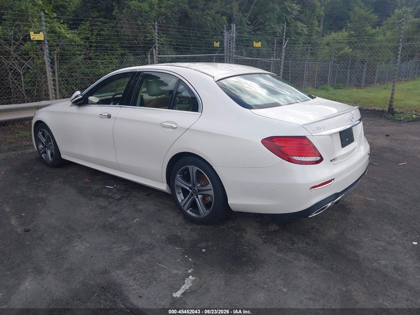 2017 Mercedes-benz E-klasse VIN WDDZF4JB7HA289175 IAAI salvage auction — WATER/FLOOD, Salvage Title, sold $6,800 on 2026-07-26 (photo 3)