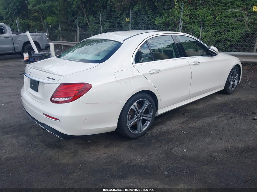 2017 Mercedes-benz E-klasse VIN WDDZF4JB7HA289175 IAAI salvage auction — WATER/FLOOD, Salvage Title, sold $6,800 on 2026-07-26 (photo 4)
