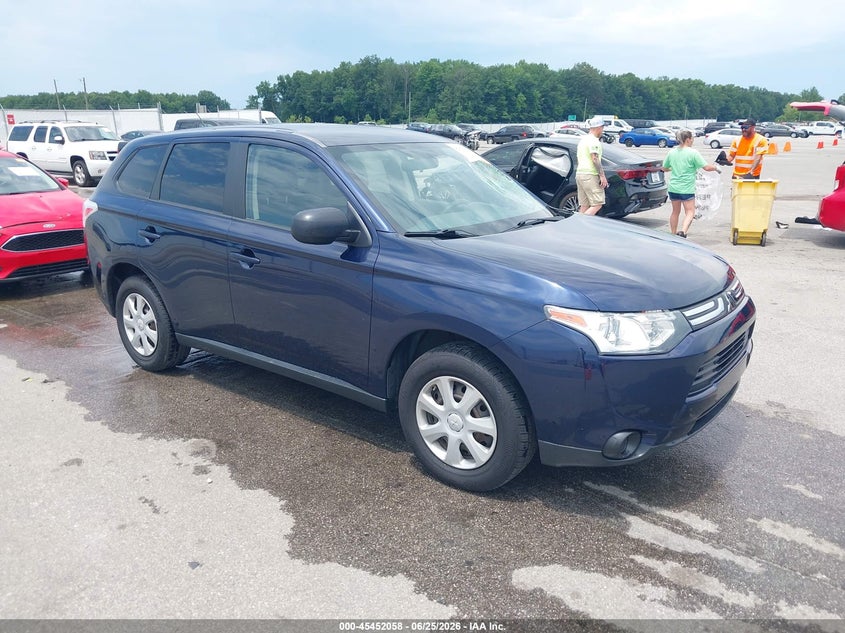 2014 Mitsubishi Outlander VIN JA4AD2A34EZ017118 IAAI salvage auction — SIDE, Clear (Indiana), sold $825 on 2026-07-23 (photo 1)