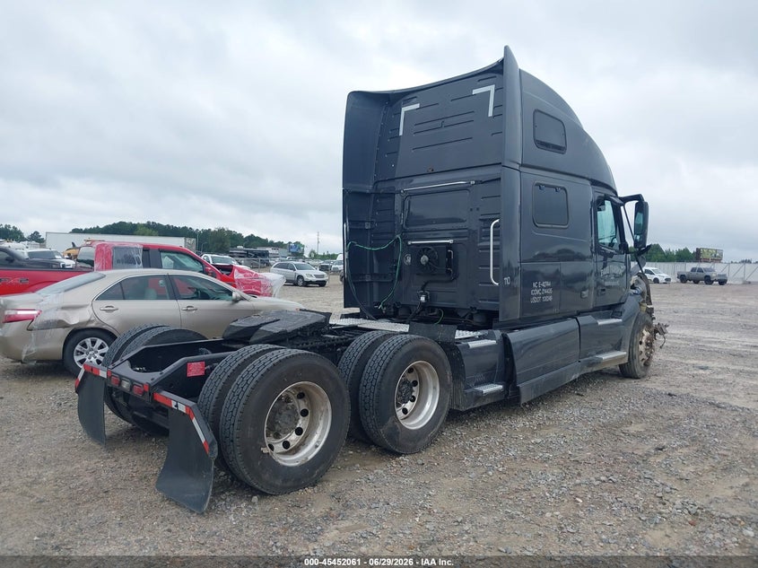 2022 Volvo VIN 4V4NC9EH3NN283458 IAAI salvage auction — FRONT END, Salvage (Tennessee), sold $28,350 on 2026-08-19 (photo 4)