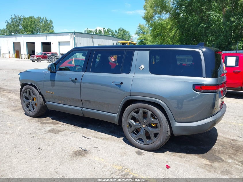 2025 Rivian R1s VIN 7PDSGCBP2SN057864 IAAI salvage auction — FRONT END, Salvage Title, sold $36,100 on 2026-08-17 (photo 3)