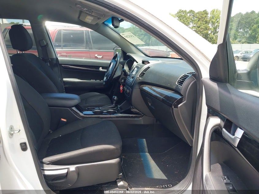 2015 Kia Sorento VIN 5XYKT4A63FG622945 IAAI salvage auction — NORMAL WEAR, Clear (Georgia), sold $1,425 on 2026-07-08 (photo 5)
