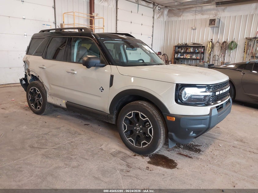2025 Ford Bronco sport VIN 3FMCR9CNXSRE43186 — IAAI salvage auction photo