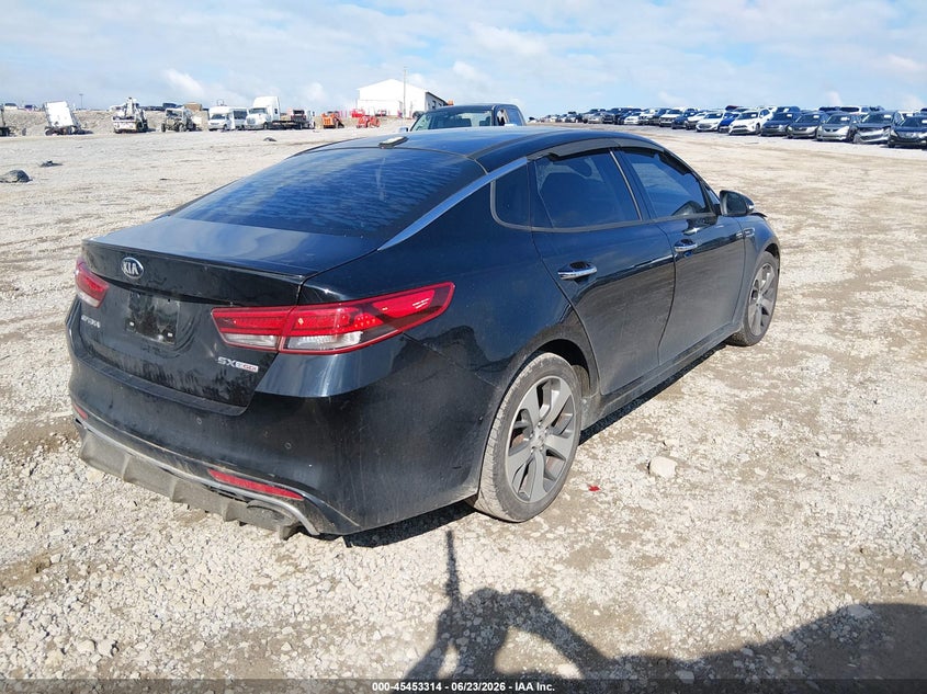 2018 Kia Optima VIN 5XXGW4L21JG216277 IAAI salvage auction — SIDE, Salvage Title, sold $500 on 2026-07-30 (photo 4)
