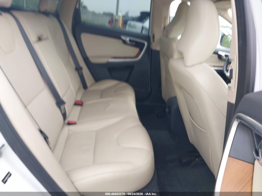 2017 Volvo Xc60 VIN YV440MDU8H2192139 IAAI salvage auction — SIDE, Salvage (Louisiana), sold $4,200 on 2026-07-21 (photo 8)