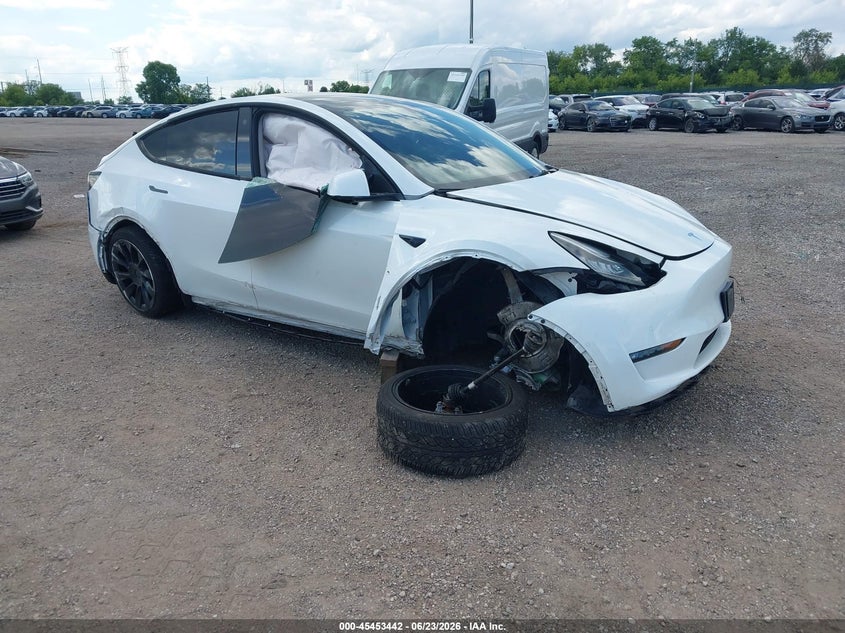 2021 Tesla Model y VIN 5YJYGDEE5MF306144 IAAI salvage auction — RIGHT FRONT, Salvage (Illinois), sold $7,500 on 2026-07-30 (photo 1)