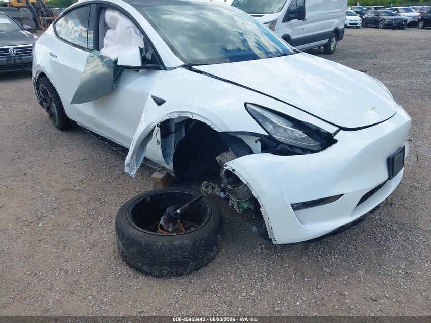 2021 Tesla Model y VIN 5YJYGDEE5MF306144 IAAI salvage auction — RIGHT FRONT, Salvage (Illinois), sold $7,500 on 2026-07-30 (photo 6)