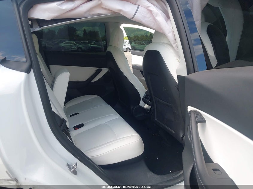 2021 Tesla Model y VIN 5YJYGDEE5MF306144 IAAI salvage auction — RIGHT FRONT, Salvage (Illinois), sold $7,500 on 2026-07-30 (photo 8)
