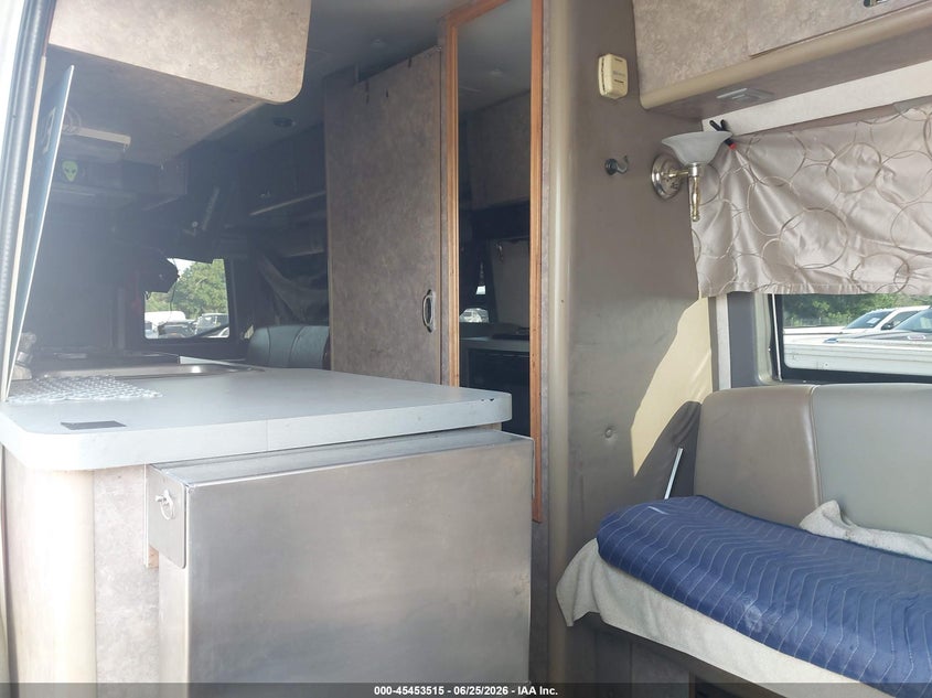 2003 Chevrolet Sprinter van 2500 VIN WD2YD742235506169 IAAI salvage auction — NORMAL WEAR, Clear (Florida), sold $5,100 on 2026-07-07 (photo 8)