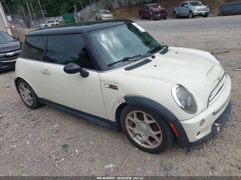 2006 Mini Cooper VIN WMWRE33536TJ38959 IAAI salvage auction — NORMAL WEAR, Clear (Pennsylvania), sold $375 on 2026-07-28 (photo 1)
