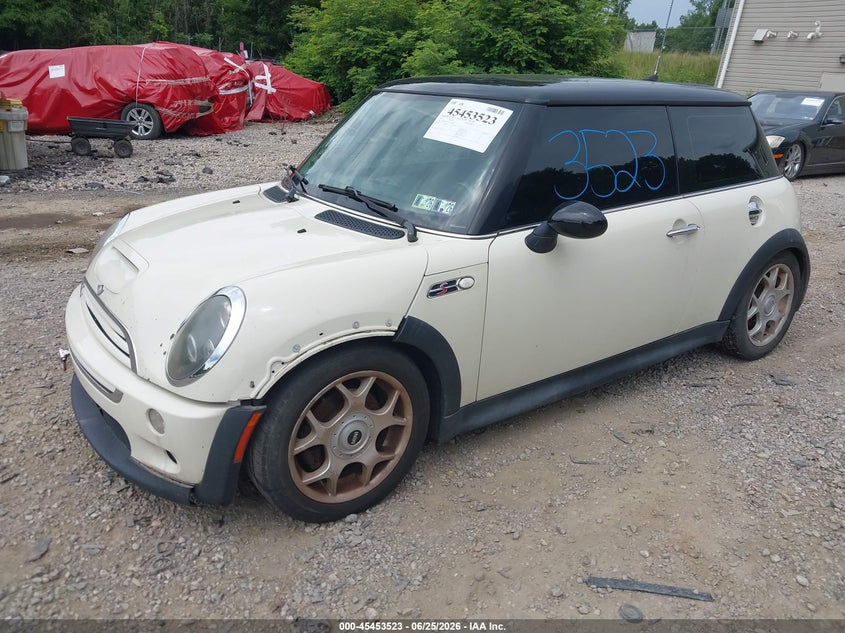 2006 Mini Cooper VIN WMWRE33536TJ38959 IAAI salvage auction — NORMAL WEAR, Clear (Pennsylvania), sold $375 on 2026-07-28 (photo 2)