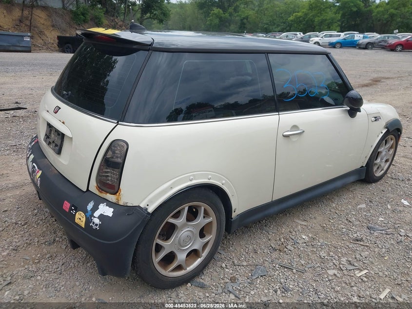 2006 Mini Cooper VIN WMWRE33536TJ38959 IAAI salvage auction — NORMAL WEAR, Clear (Pennsylvania), sold $375 on 2026-07-28 (photo 4)