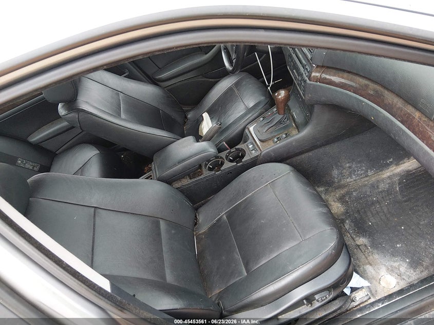 2004 BMW 3er VIN WBAEU33494PR08113 IAAI salvage auction — NORMAL WEAR, Clear-Dealer Only (North Carolina), sold $350 on 2026-07-13 (photo 5)