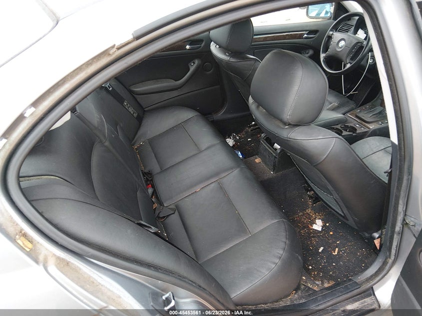 2004 BMW 3er VIN WBAEU33494PR08113 IAAI salvage auction — NORMAL WEAR, Clear-Dealer Only (North Carolina), sold $350 on 2026-07-13 (photo 8)