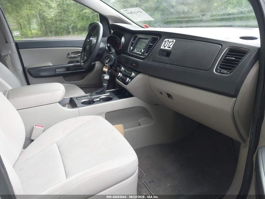 2020 Kia SEDONA VIN KNDMA5C1XL6608027 IAAI salvage auction — NORMAL WEAR, Clear (New York), sold $2,075 on 2026-07-28 (photo 5)