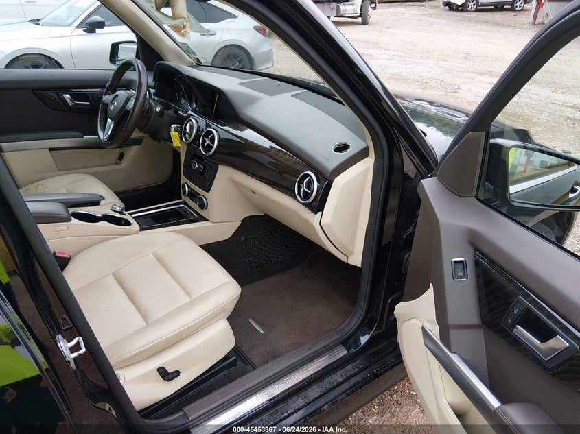 2015 Mercedes-benz Glk-klasse VIN WDCGG8JBXFG381729 IAAI salvage auction — WATER/FLOOD, Salvage Title, sold $1,650 on 2026-07-27 (photo 5)