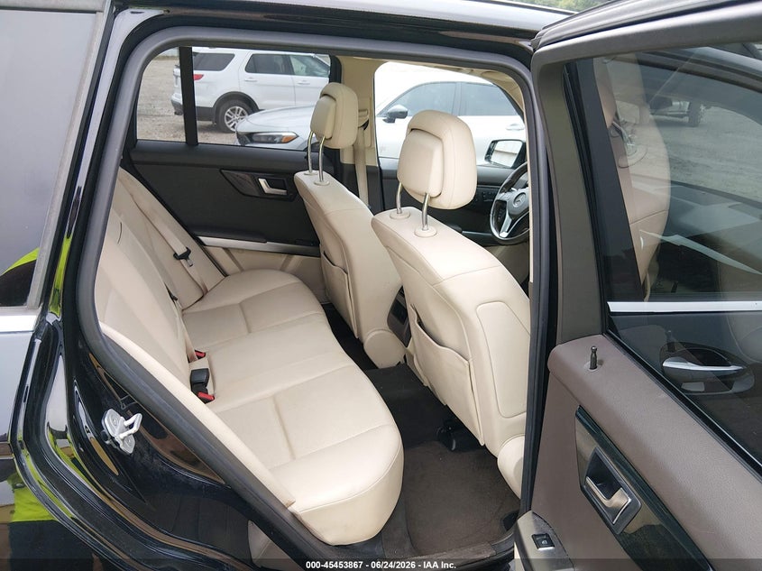 2015 Mercedes-benz Glk-klasse VIN WDCGG8JBXFG381729 IAAI salvage auction — WATER/FLOOD, Salvage Title, sold $1,650 on 2026-07-27 (photo 8)