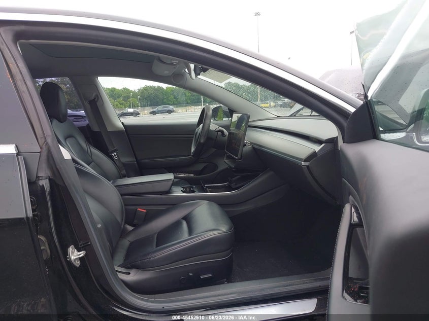 2019 Tesla Model 3 VIN 5YJ3E1EB3KF418037 IAAI salvage auction — FRONT END, Salvage Title, sold $4,550 on 2026-08-19 (photo 5)