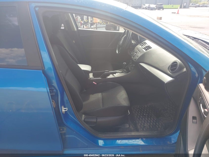 2012 Mazda 3 VIN JM1BL1UF1C1603963 IAAI salvage auction — RIGHT FRONT, Clear (Indiana), sold $325 on 2026-07-31 (photo 5)