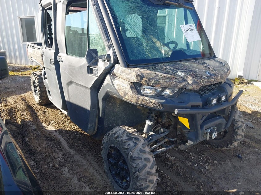 2019 Can-am/ brp Traxter VIN 3JBUSAP43KK000664 IAAI salvage auction — SIDE, Clear (Michigan), sold $5,200 on 2026-07-19 (photo 1)