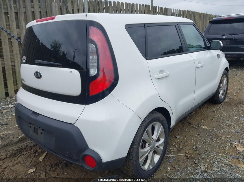 2015 Kia Soul VIN KNDJP3A57F7152191 IAAI salvage auction — NORMAL WEAR, Clear (Virginia), sold $875 on 2026-07-13 (photo 4)