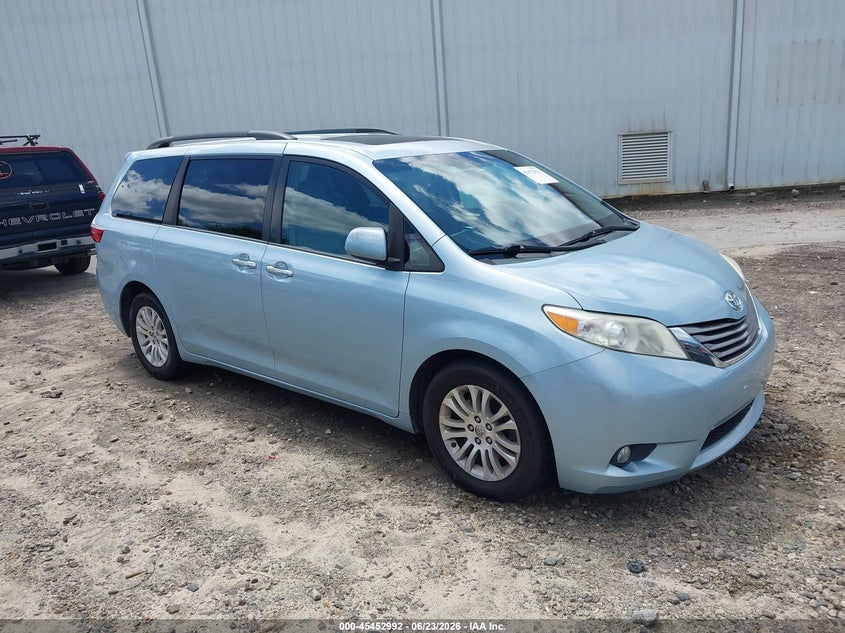 2015 Toyota Sienna VIN 5TDYK3DCXFS663746 IAAI salvage auction — NORMAL WEAR, Repossession Paperwork (Georgia), sold $2,200 on 2026-07-23 (photo 1)