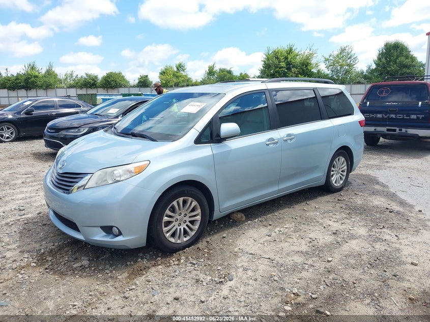 2015 Toyota Sienna VIN 5TDYK3DCXFS663746 IAAI salvage auction — NORMAL WEAR, Repossession Paperwork (Georgia), sold $2,200 on 2026-07-23 (photo 2)