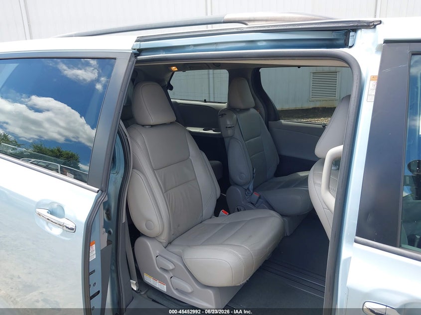 2015 Toyota Sienna VIN 5TDYK3DCXFS663746 IAAI salvage auction — NORMAL WEAR, Repossession Paperwork (Georgia), sold $2,200 on 2026-07-23 (photo 8)