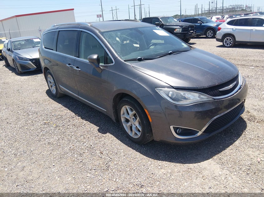 2018 Chrysler Pacifica VIN 2C4RC1BG2JR291977 IAAI salvage auction — SIDE, Salvage Title, sold $2,550 on 2026-07-24 (photo 1)