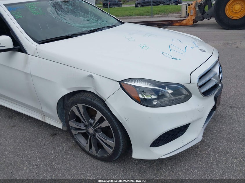 2014 Mercedes-benz E-klasse VIN WDDHF9HB0EA881592 IAAI salvage auction — RIGHT FRONT, Rebuildable (Florida), sold $3,275 on 2026-07-29 (photo 6)